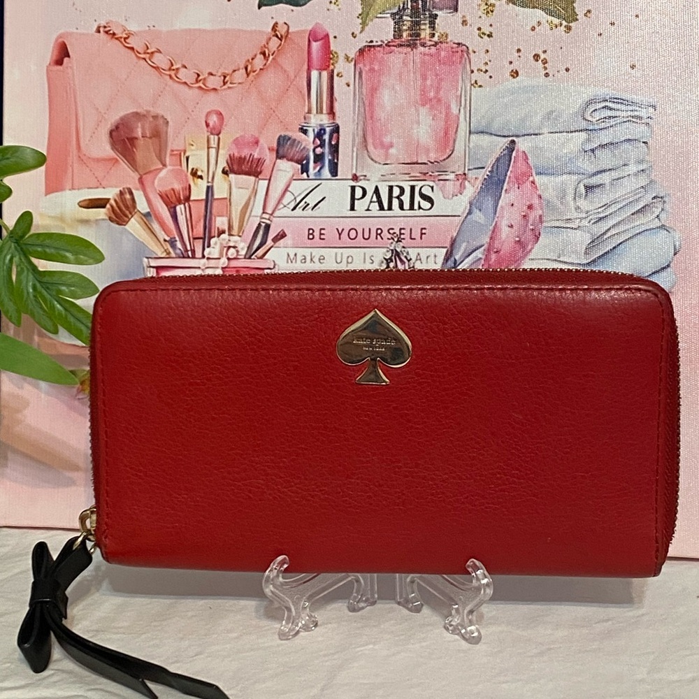 Kate Spade  Vintage and Gorgeous zip around wallet red and gold hardware